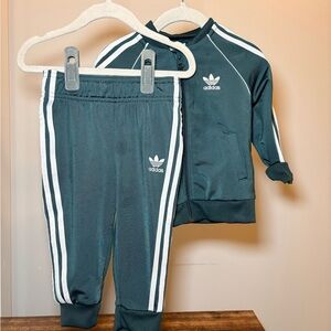 9️⃣ to 1️⃣2️⃣ MONTHS: Adidas Dark Green Tracksuit
